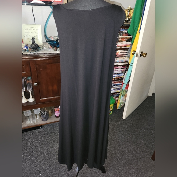 Dress - Picture 6 of 7